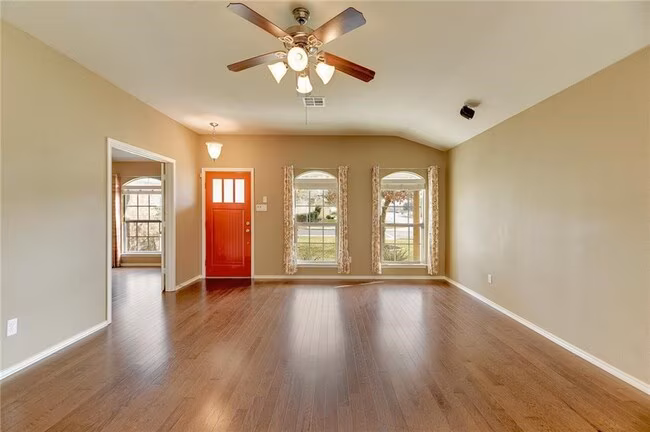 18800 Alnwick Castle Dr Pflugerville, TX 78660 photo 3