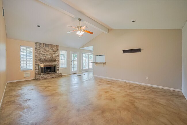 4031 Sherwood Street West, Kingwood, TX 77339 photo 2
