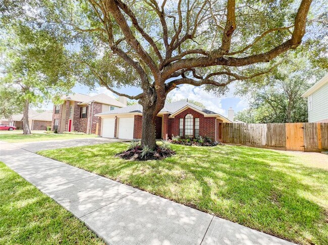 1035 Wentworth Drive, Pearland, TX 77584 photo 4