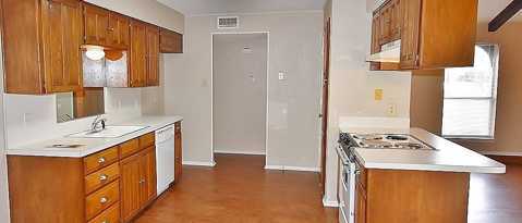 1006 Tracy Lane, Lancaster, TX 75134 photo 4