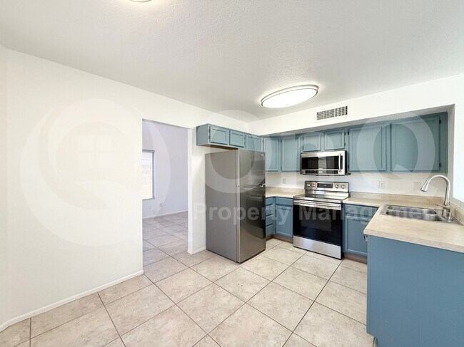 3806 W Cielo Grande Glendale, AZ 85310 photo 4