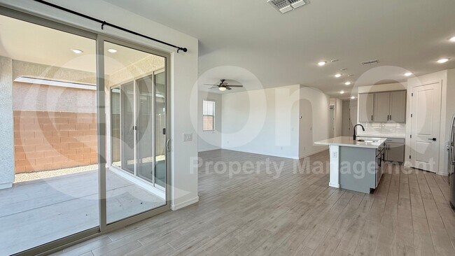 22824 E Roundup Way Queen Creek, AZ 85142 photo 2