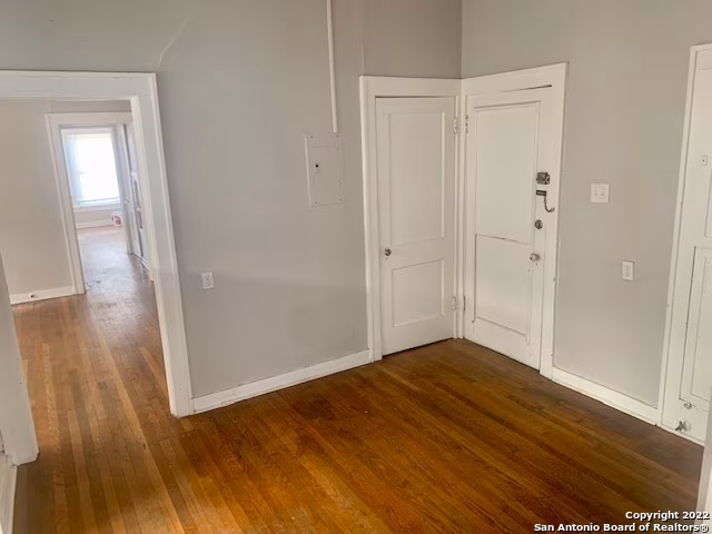 1140 W Ashby Pl San Antonio, TX 78201 photo 5