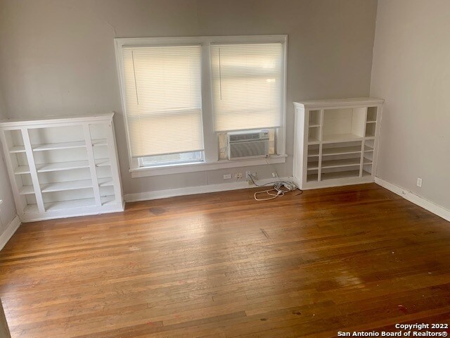 1140 W Ashby Pl San Antonio, TX 78201 photo 2