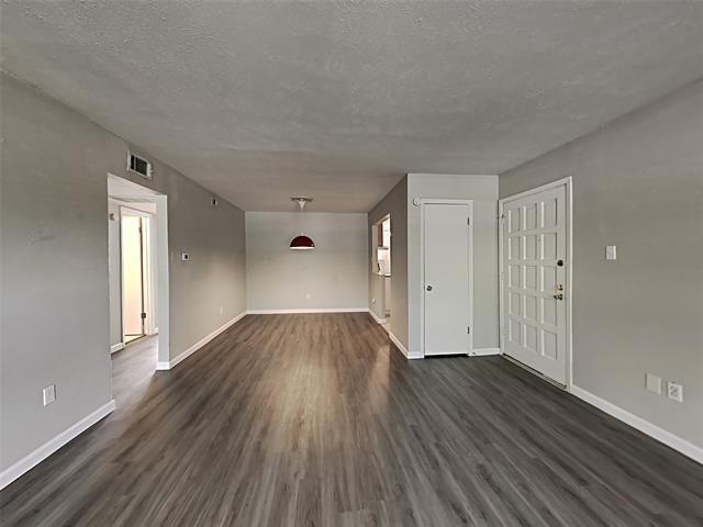 5105 Skillman St Dallas, TX 75206 photo 2