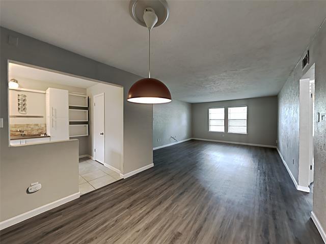 5105 Skillman St Dallas, TX 75206 photo 3