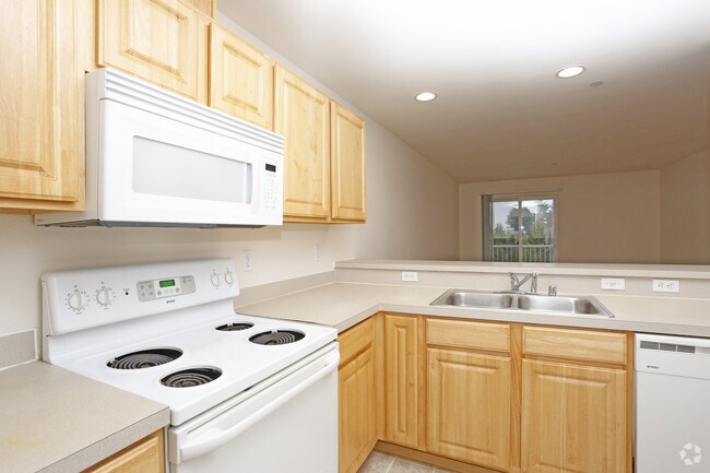 Brighton Square Apartments photo 4