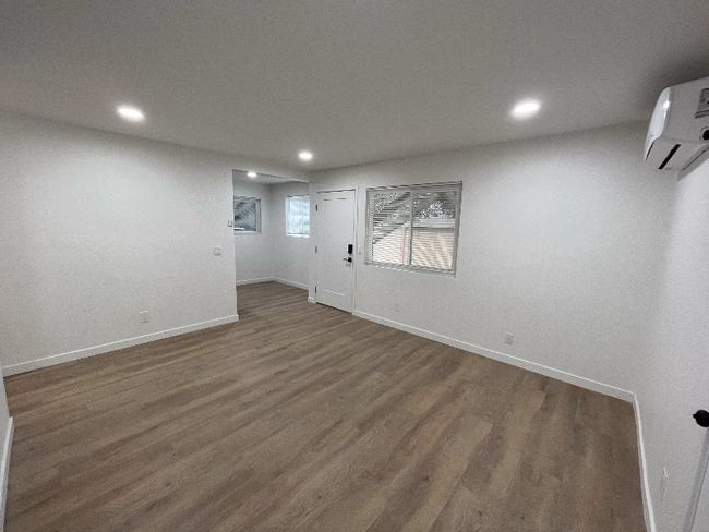 4732 Bancroft St San Diego, CA 92116 photo 5