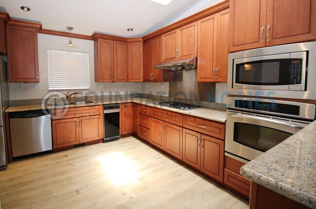 93 Live Oak Ave Fairfax, CA 94930 photo 3