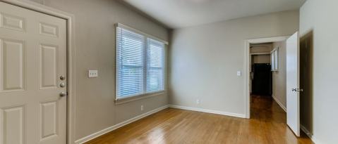 2040 W Mistletoe Ave San Antonio, TX 78201 photo 4