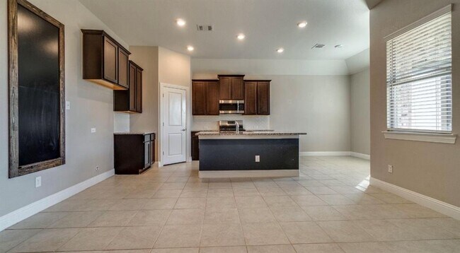 11112 Cobalt Drive, Aubrey, TX 76227 photo 4