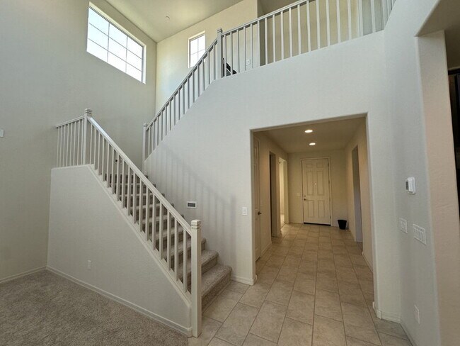 13726 West Whisper Rock Trail, Peoria, AZ 85383 photo 3