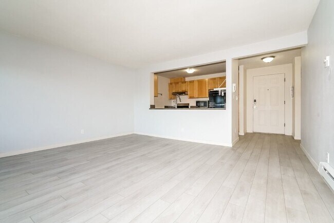 949 N 35th St Seattle, WA 98103 photo 4