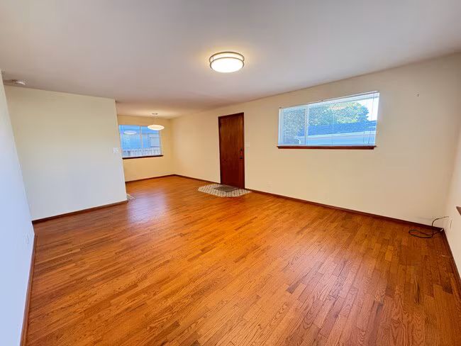 527 Wells Ave N Renton, WA 98057 photo 4