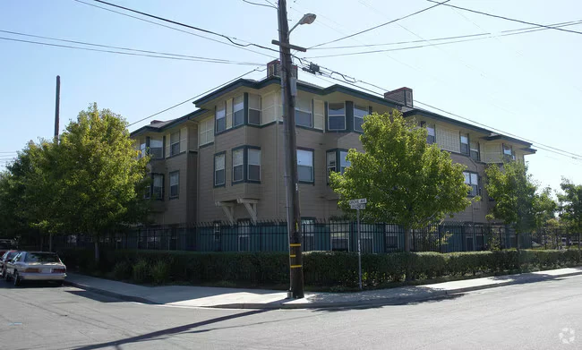 Modern 4-bed, 4-bath Townhome In Richmond’s Metro Walk Community photo 3