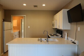 2210 Pearl St Austin, TX 78705 photo 5