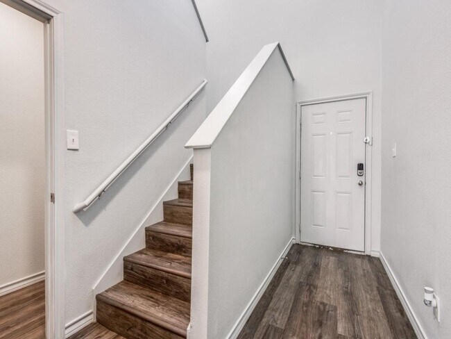 1940 Melrose St Arlington, TX 76010 photo 4