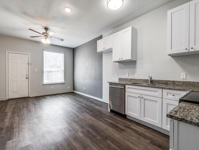 1940 Melrose St Arlington, TX 76010 photo 5