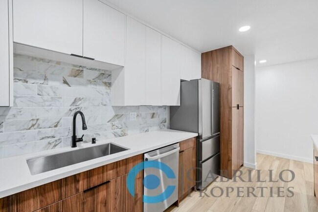 4669 34th St San Diego, CA 92116 photo 4