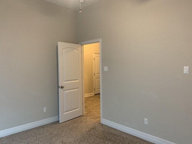 20005 Wirrall Rd Pflugerville, TX 78660 photo 5