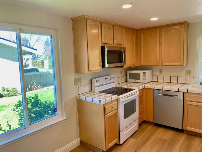 1113 Holly Oak Cir San Jose, CA 95120 photo 2