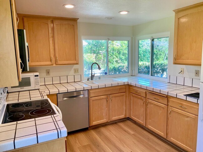 1113 Holly Oak Cir San Jose, CA 95120 photo 3