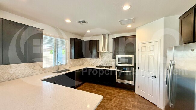7966 W Medlock Dr Glendale, AZ 85303 photo 4