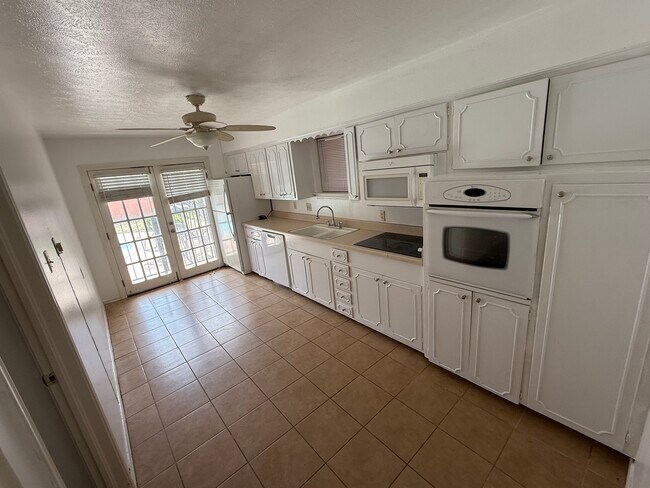 8620 Baltimore Drive, Dallas, TX 75225 photo 5