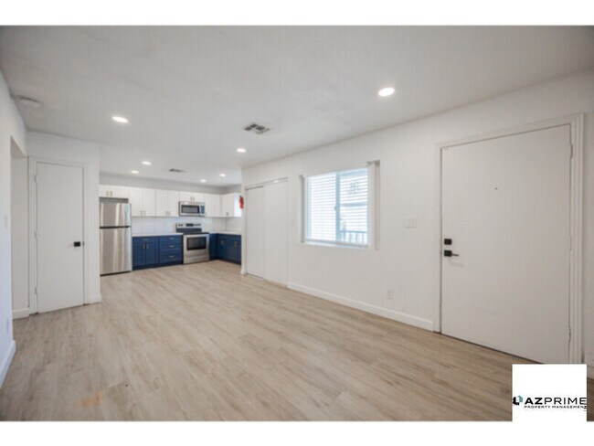 719 N 12th Ave Phoenix, AZ 85007 photo 4