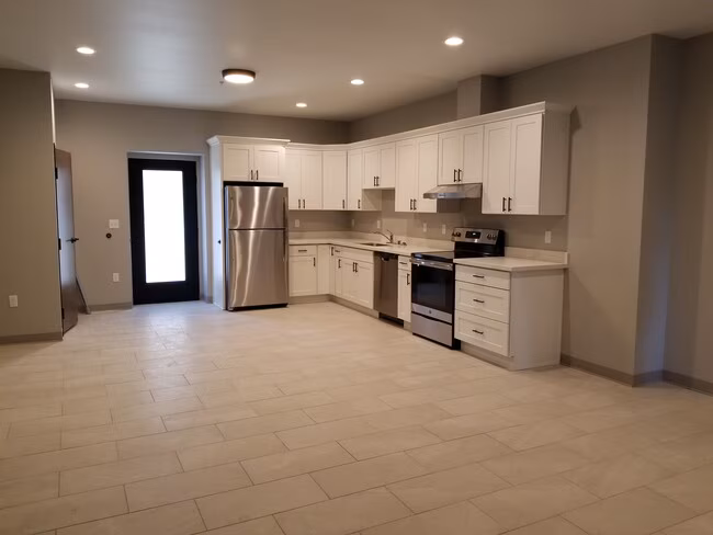 Quincy Square Apartments photo 3
