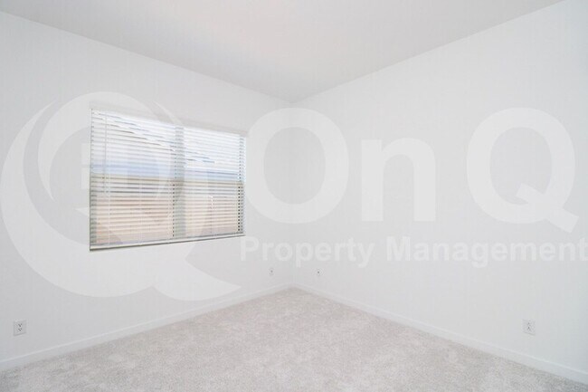 3836 West McNeil Street photo 4