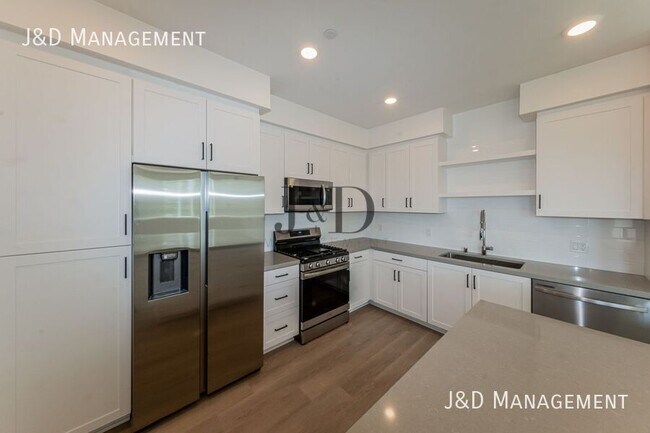 1928 Broadway St Oceanside, CA 92054 photo 4