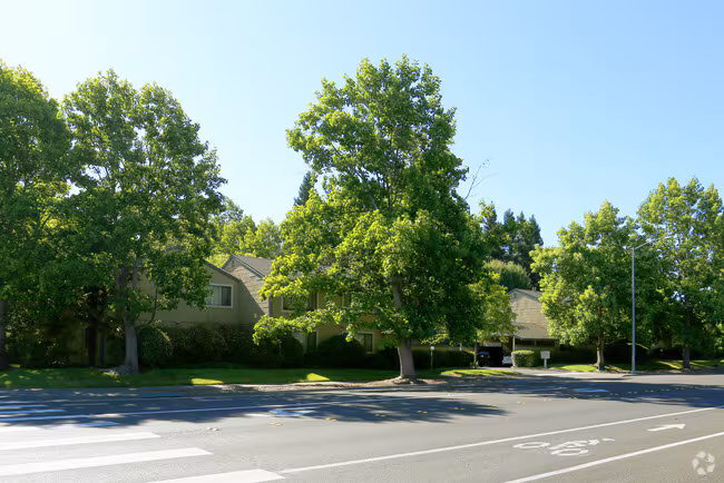 Park Place Apartments photo 4