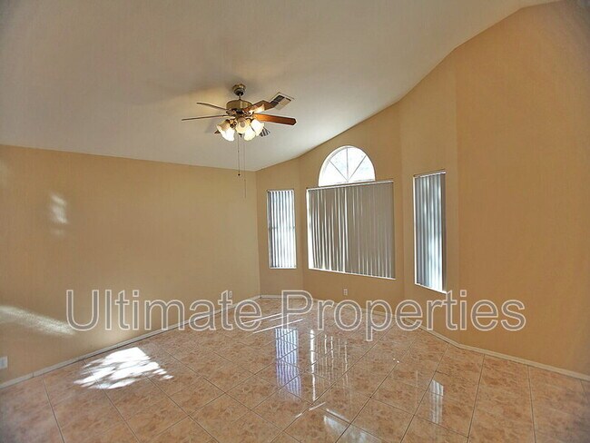 6853 W State Ave photo 4
