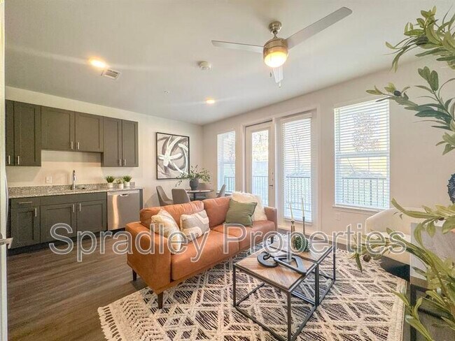710 Shine St Belton, TX 76513 photo 4