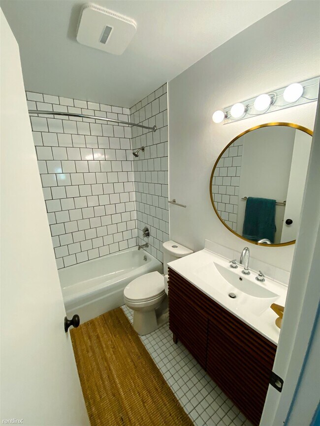 2348 West Plymouth Street, Seattle, WA 98199 photo 4