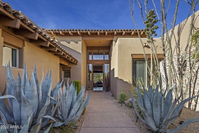 9792 E FORGOTTEN HILLS Drive photo 4
