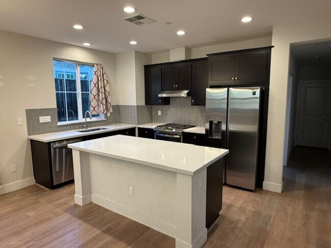 1020 Skybo Court, San Jose, CA 95120 photo 2