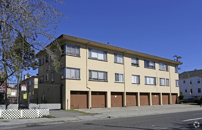 Eastlake Lofts photo 3