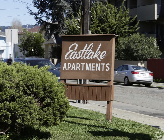 Eastlake Lofts photo 2