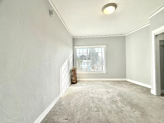 2818 Telegraph Ave Berkeley, CA 94705 photo 3