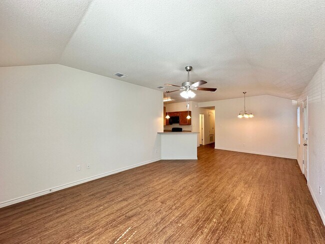 304 Harley Dr Harker Heights, TX 76548 photo 3