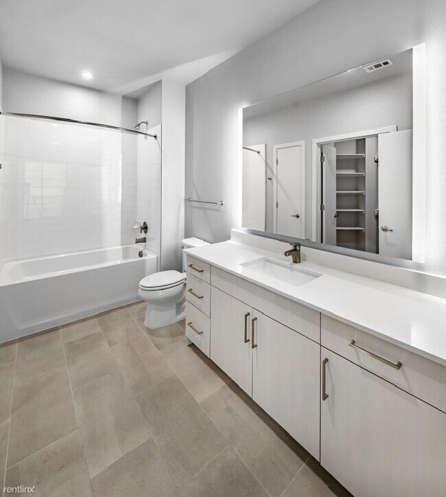 1017 W University Ave Georgetown, TX 78628 photo 5