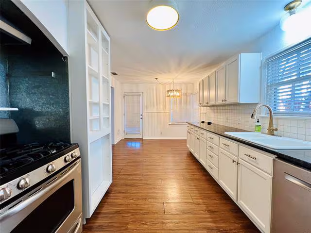 101 Lindenwood Dr Fort Worth, TX 76107 photo 4