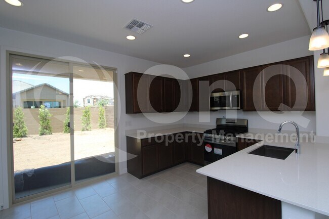 9432 West Roma Avenue, Phoenix, AZ 85037 photo 4