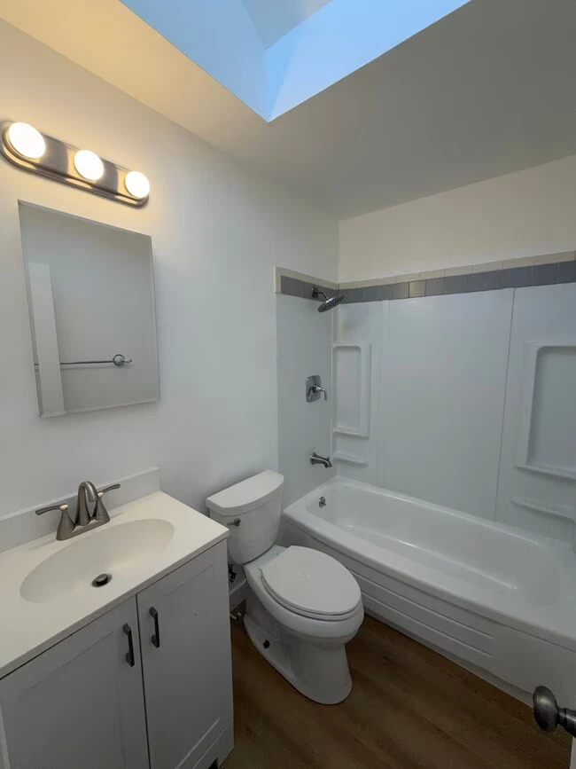 30 W Harder Rd Hayward, CA 94544 photo 5