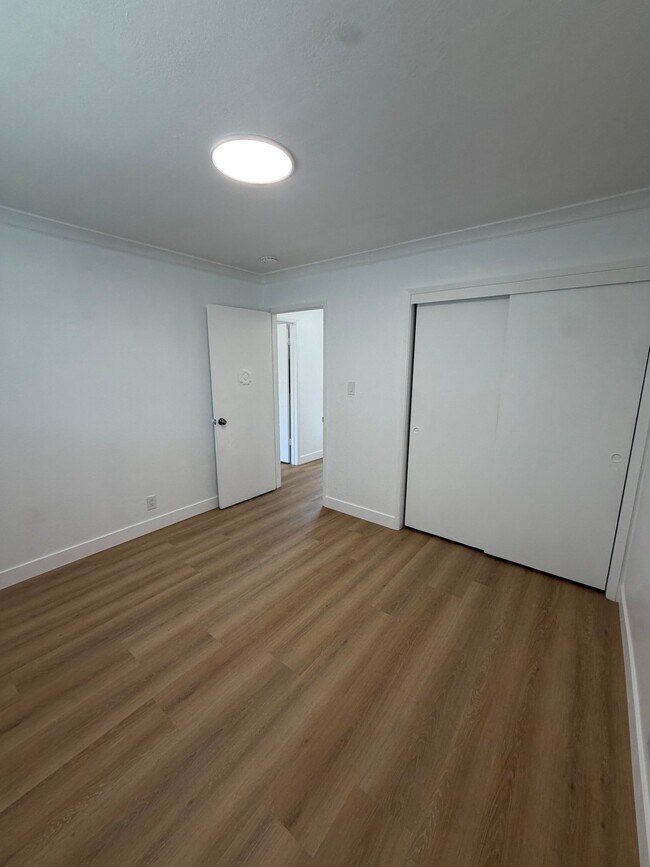 30 W Harder Rd Hayward, CA 94544 photo 2