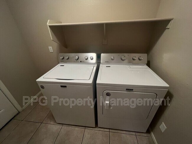 16173 W Mercer Ln photo 4