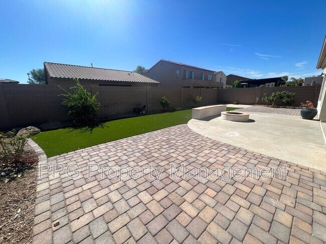 16173 W Mercer Ln photo 2