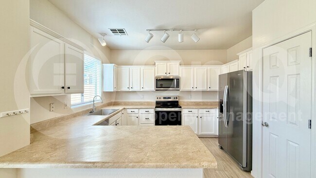 1840 S Falcon Dr Gilbert, AZ 85295 photo 5